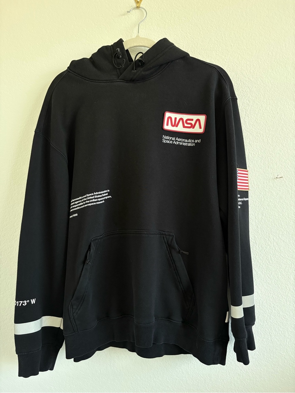 H&M Black NASA Logo Pullover Hoodie size L